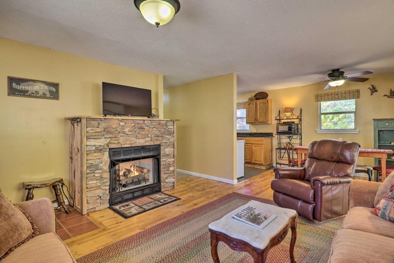 Вилла Creekside Retreat With Deck, 18 Miles To Wolf Ridge Weaverville Экстерьер фото